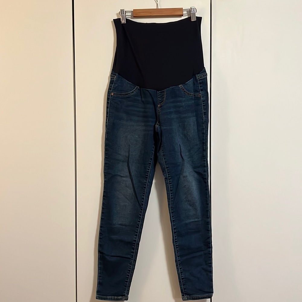 A glow Women maternity jeans size 6 jegging